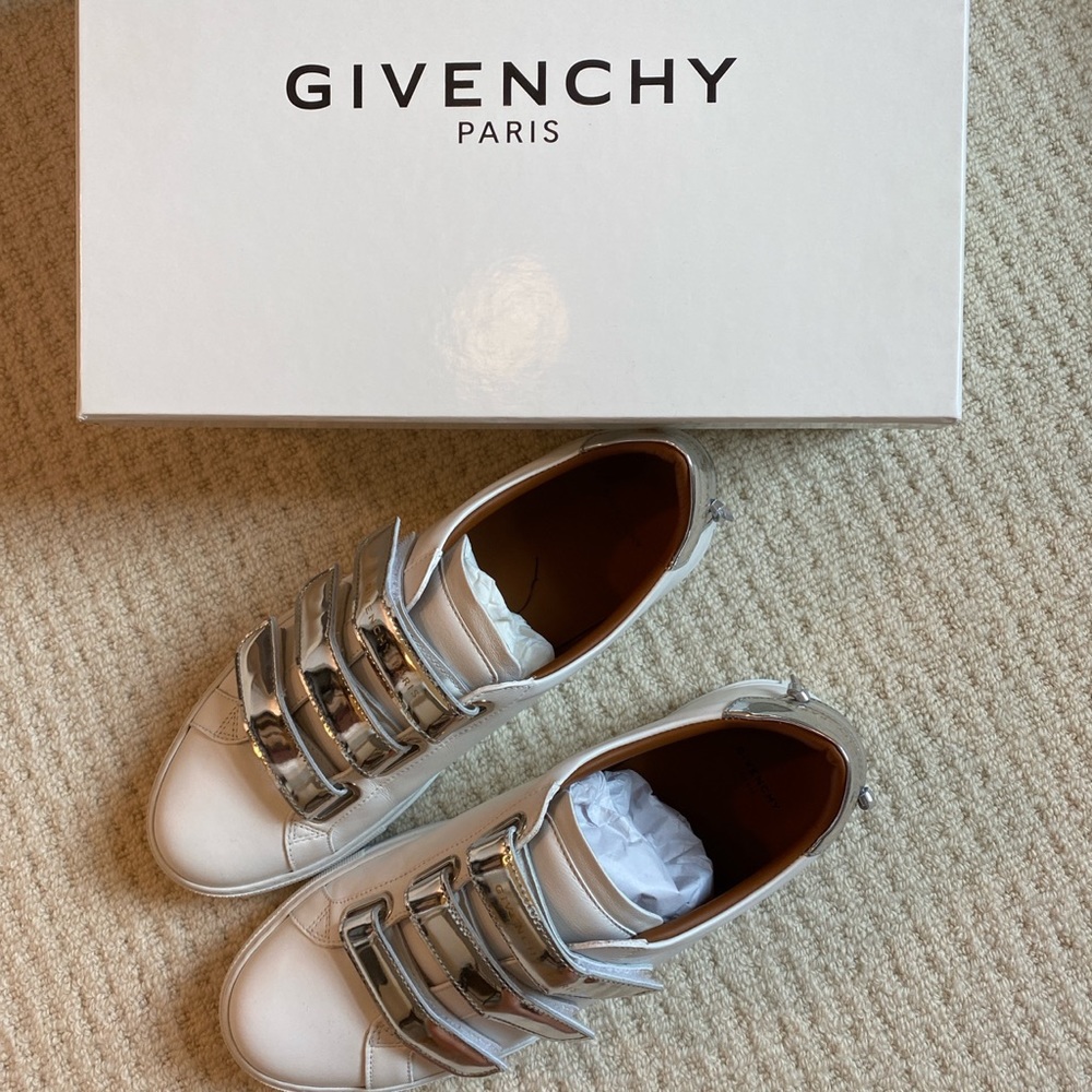 SOLD GIVENCHY urban street sneakers. Size 41.